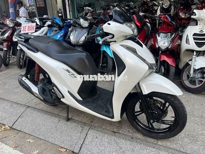 Honda SH 150i 2018 mới 90% Bstp chính chủ