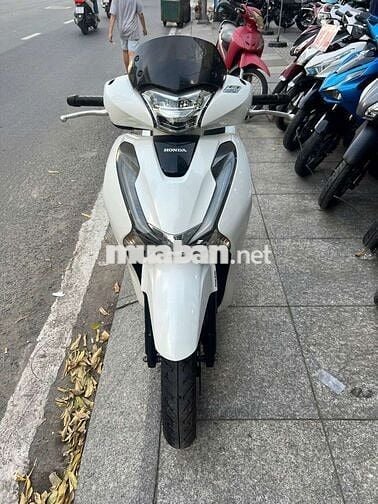 Honda SH 150i 2018 mới 90% Bstp chính chủ