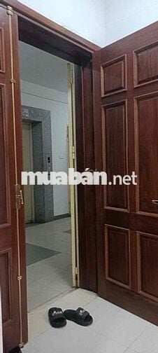 Bán căn hộ chung cư T2 CT18,DT 97m,3 PN,hơn 5 tỷ.