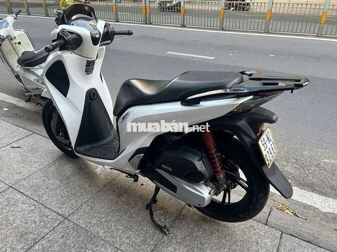 Honda SH 150i 2018 mới 90% Bstp chính chủ