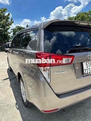Toyota Innova 2019 2.0E - 10000 km