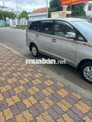 gia đình cần bán một xe toyota innova V đời 2009
