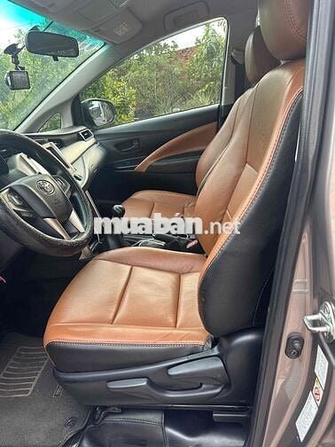 Toyota Innova 2019 2.0E - 10000 km