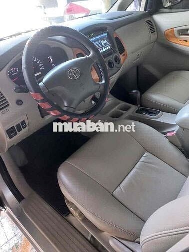 gia đình cần bán một xe toyota innova V đời 2009