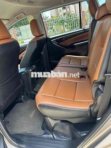 Toyota Innova 2019 2.0E - 10000 km
