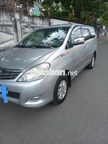 gia đình cần bán một xe toyota innova V đời 2009