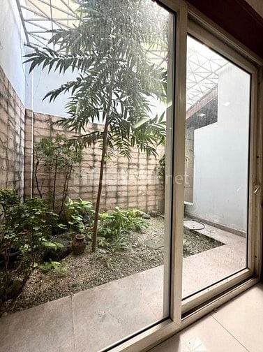 Bán biệt thự Nguyễn Trọng Tuyển P2 Q.Tân Bình - 8m x 22m - giá 42 tỉ