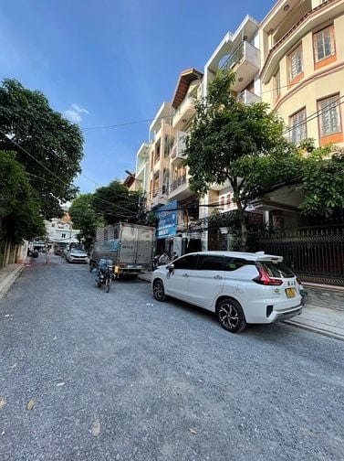 Bán biệt thự Nguyễn Trọng Tuyển P2 Q.Tân Bình - 8m x 22m - giá 42 tỉ
