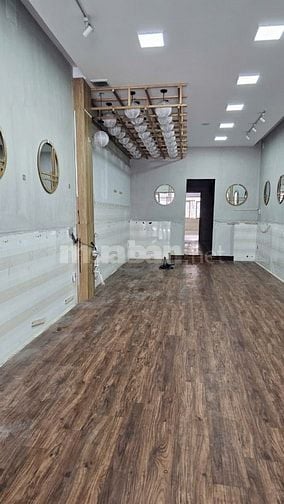 Cho thuê nhà mặt tiền Phan Huy Ích Tân Bình 4x35 4 tầng có sân để xe
