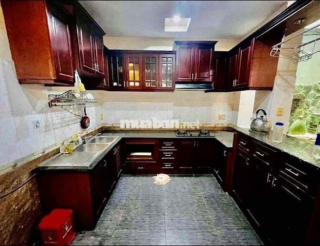 BIỆT THỰ NGAY CHỢ PHẠM VĂN HAI, GIÁP QUẬN 10 VÀ PHÚ NHUẬN, ÔTÔ TRÁNH
