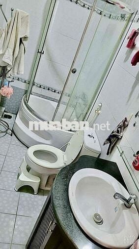BIỆT THỰ NGAY CHỢ PHẠM VĂN HAI, GIÁP QUẬN 10 VÀ PHÚ NHUẬN, ÔTÔ TRÁNH