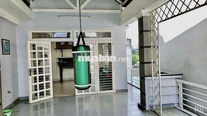 BIỆT THỰ NGAY CHỢ PHẠM VĂN HAI, GIÁP QUẬN 10 VÀ PHÚ NHUẬN, ÔTÔ TRÁNH