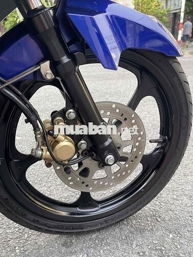 cần bán xe novo 6 xe trùm mềm ko đi