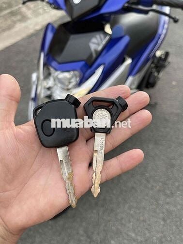 cần bán xe novo 6 xe trùm mềm ko đi