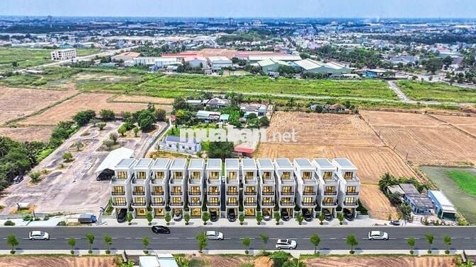Bán gấp lô đất trung tâm thị trấn Bến Lức Long An giá siêu tốt