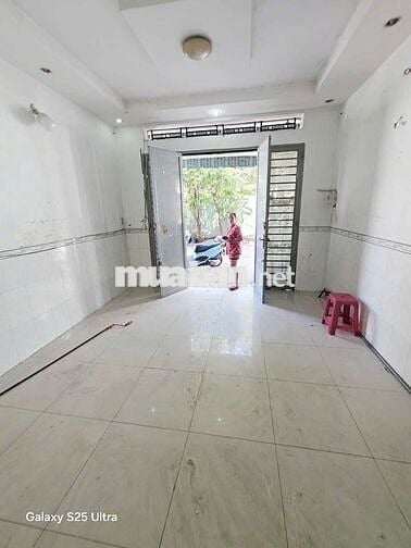 Nhà nguyên căn dt 4❌9 trệt 1 lầu đúc 1pn2wc hẻm tải thông đường số 8