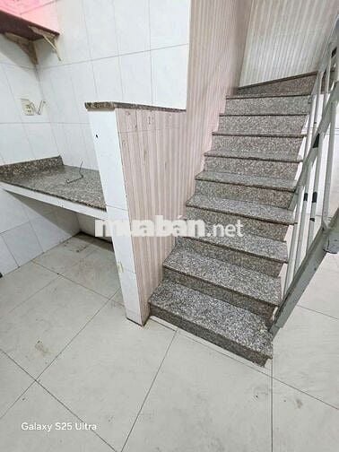 Nhà nguyên căn dt 4❌9 trệt 1 lầu đúc 1pn2wc hẻm tải thông đường số 8