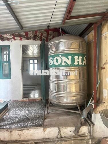 Gia đình cần bán nhà 3 tầng , vị trí đắc địa, không qua trung gian