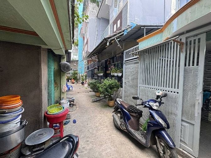 Gần cầu Tân Thuận, 02 Tầng, DT 5x25