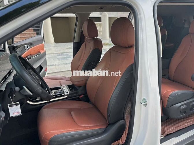 Kia Carnival 2023 Premium 2.2D 7S - 25000 km