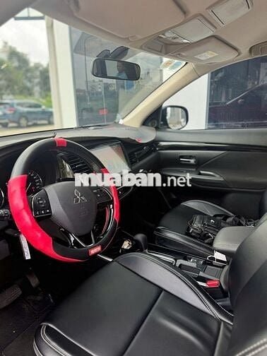 Mitsubishi Outlander 2.0 CVT 2022 - 10677 km