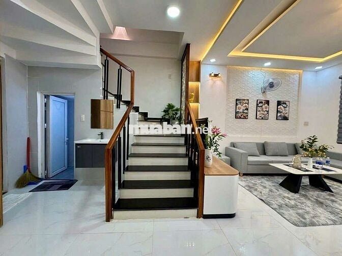 ✅ NHÀ 3 TẦNG 3 MÊ, K.HUỲNH NGỌC HUỆ, RA SÂN BAY 3KM, SAU LƯNG MT ✅