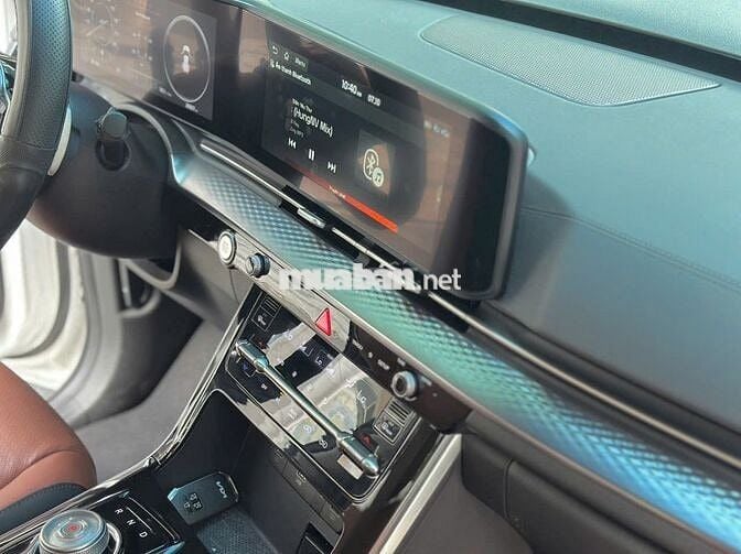 Kia Carnival 2023 Premium 2.2D 7S - 25000 km