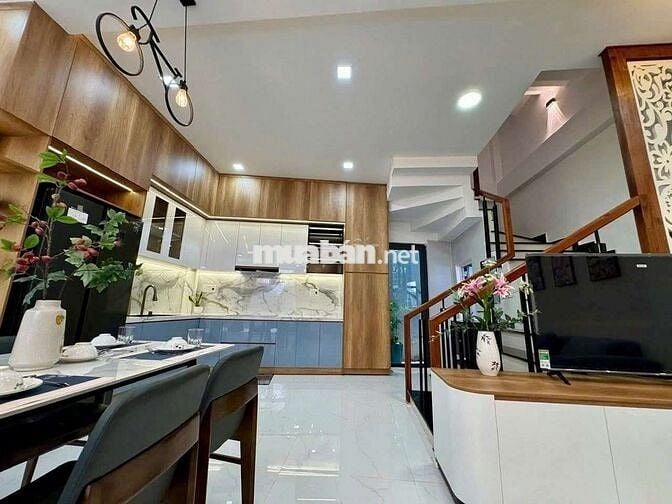 ✅ NHÀ 3 TẦNG 3 MÊ, K.HUỲNH NGỌC HUỆ, RA SÂN BAY 3KM, SAU LƯNG MT ✅