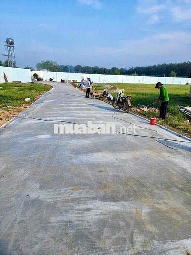bán gấp 7200m2 2 mặt tiền ,tc1200, thích hợp làm kho xưởng , nhà vườn
