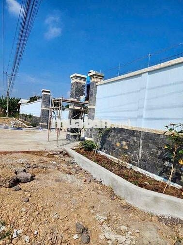 bán gấp 7200m2 2 mặt tiền ,tc1200, thích hợp làm kho xưởng , nhà vườn