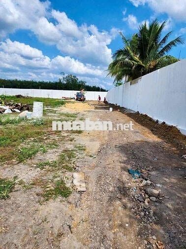 bán gấp 7200m2 2 mặt tiền ,tc1200, thích hợp làm kho xưởng , nhà vườn