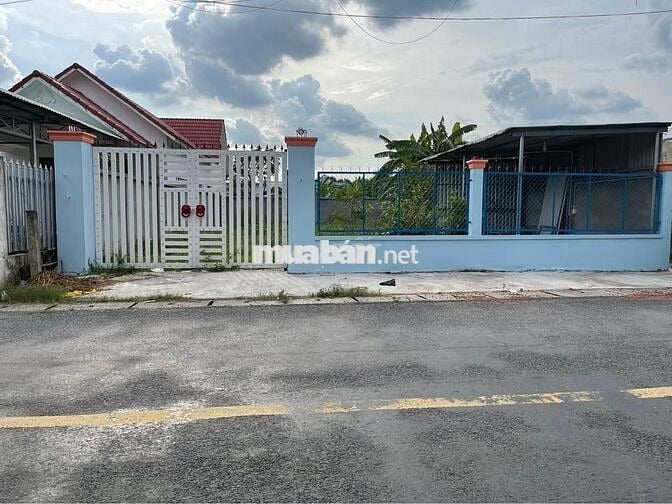 Lô đất ngộp 302m2 ngay trung tâm Gò Dầu 890 triệu thương lượng