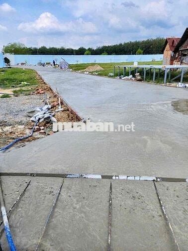 bán gấp 7200m2 2 mặt tiền ,tc1200, thích hợp làm kho xưởng , nhà vườn