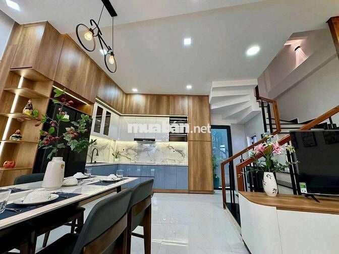 ✅ NHÀ 3 TẦNG 3 MÊ, K.HUỲNH NGỌC HUỆ, RA SÂN BAY 3KM, SAU LƯNG MT ✅