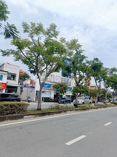 Mặt tiền An Khánh chỉ hơn 5tỷ xíu 39m2 nhà vuông vức view landmark 81 