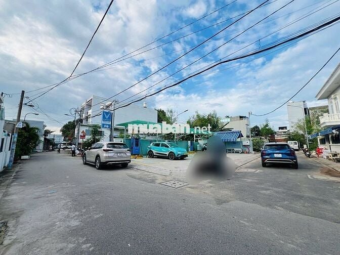 LÔ ĐẤT GẦN NGÃ 3 MẶT TIỀN ĐƯỜNG THÔNG_CÁCH PHẠMVĂNĐỒNG 100M_XD 5 TẦNG