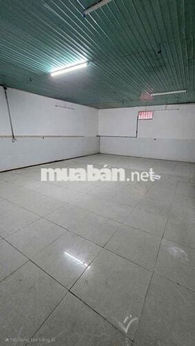 Cho thuê kho xưởng 300m2 hẻm xe tải gần ngã tư Trung Chánh, Hóc Môn