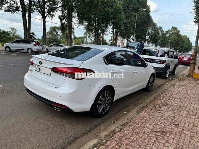Kia Cerato 2017 1.6 AT - 98000 km