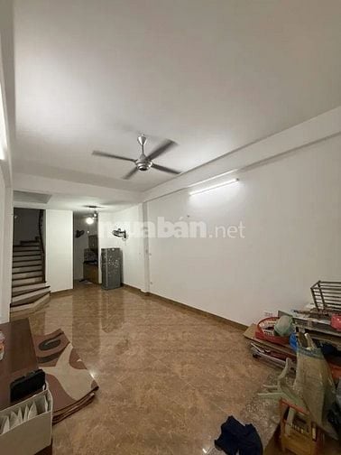 Bán nhà đẹp 4 tầng phố Ngọc Lâm ,ô tô tránh ,giá 9,8 tỷ