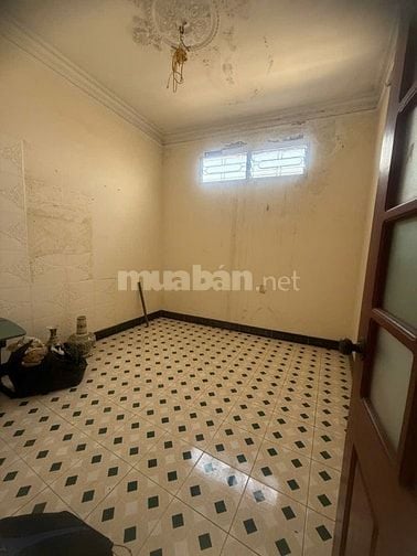 Bán nhà 4 tầng phố Yên Hoa. Lô góc ngõ thông ra hồ Tây.