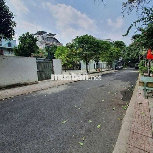 Giảm 1,5tỷ - Bán biệt thự Hẻm 10m Đông Hưng Thuận 11- Ngang 8m - 136m2