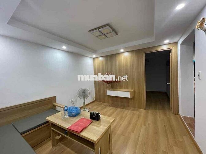 Bán nhà tập thể phố Phương Mai nhà đẹp 2 thoáng ở ngay 80m tầng 4 giá