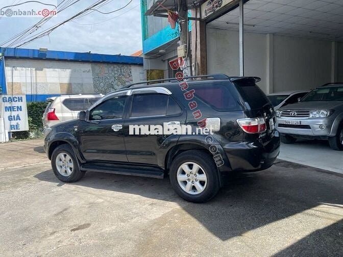 Toyota Fortuner 2.5G 2010 - 370 Triệu