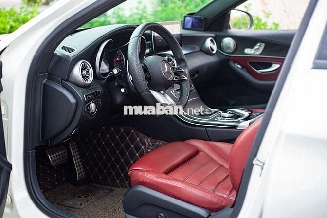 Mercedes Benz C Class 2015 C300 AMG - 82000 km