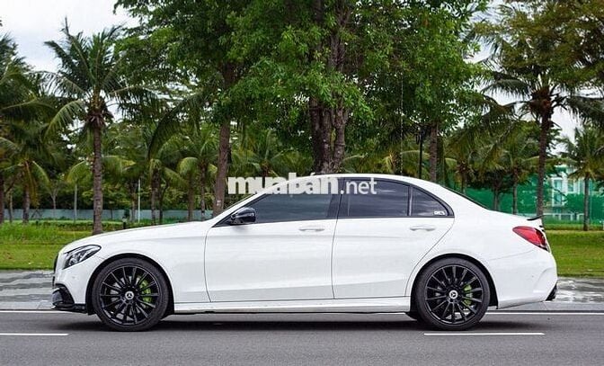 Mercedes Benz C Class 2015 C300 AMG - 82000 km