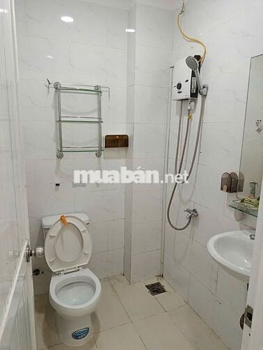 Hẻm otoTrần Quang Khải Q1, Trệt lầu sân thượng, 2PN , 2WC , giá 13.5tr