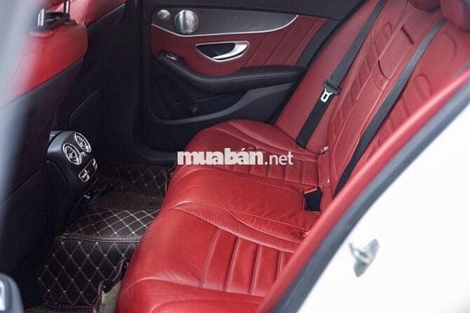 Mercedes Benz C Class 2015 C300 AMG - 82000 km