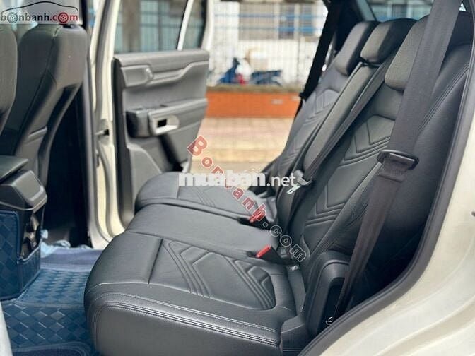Ford Everest Titanium 2.0L 4x2 AT 2024