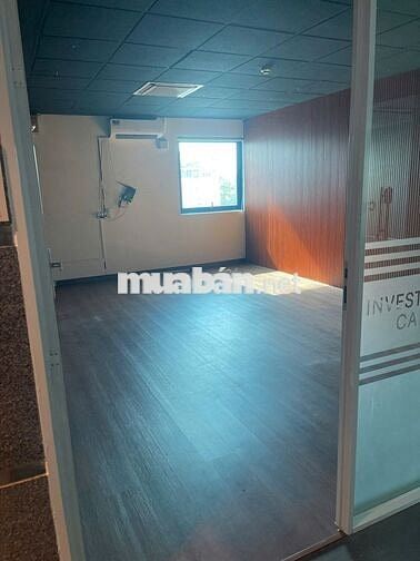 Chính chủ cho thuê văn phòng 75m2 mặt tiền Nguyễn Trãi đầy đủ tiện ích