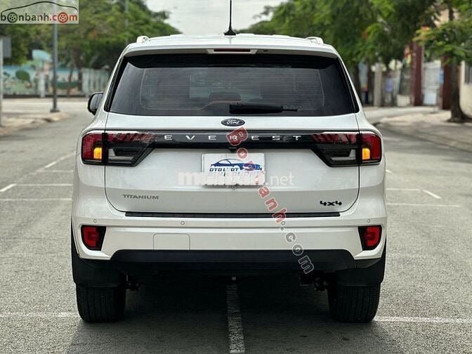 Ford Everest Titanium 2.0L 4x2 AT 2024